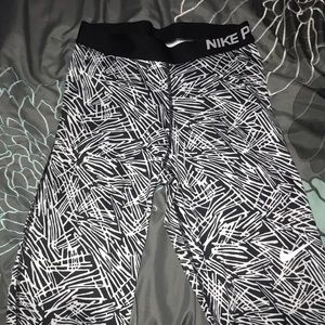 Women’s Nike Pro Crop Legging